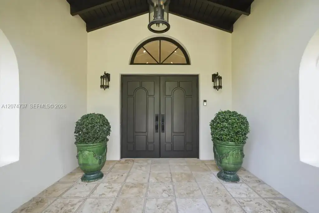 2532 NW Lake Ave, Miami Beach FL 33140 photo 5