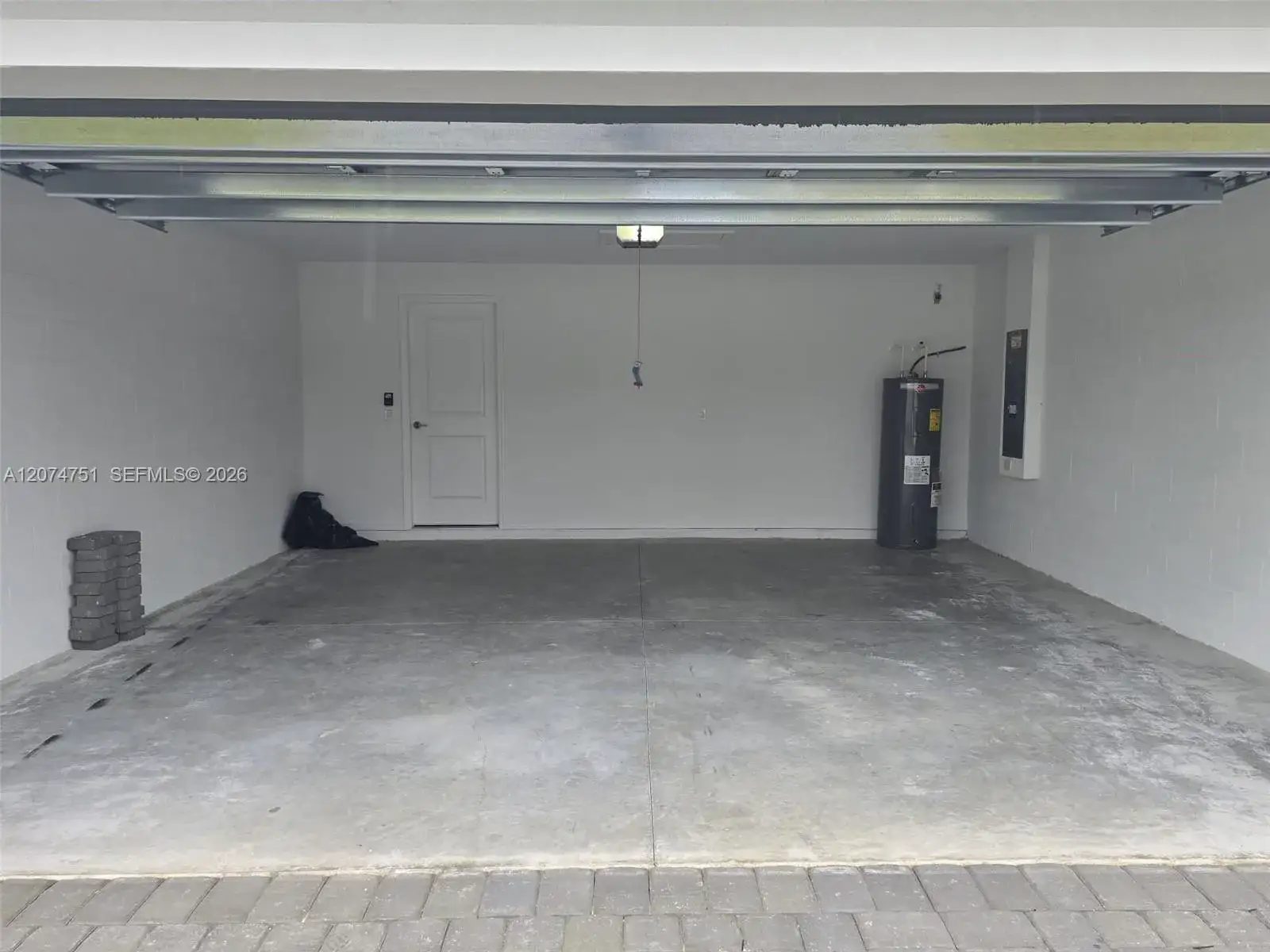1407 NW 17th Pl, Cape Coral FL 33993 photo 2