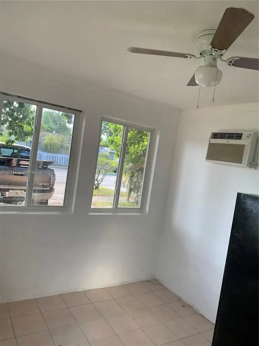 1901 E 5th Ave # B, Hialeah FL 33013 photo 2