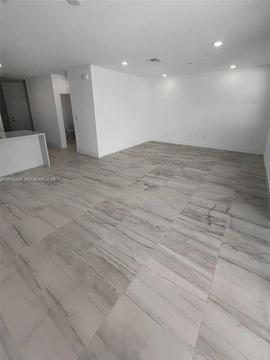 17025 SW 1st Street, Pembroke Pines FL 33027 photo 4