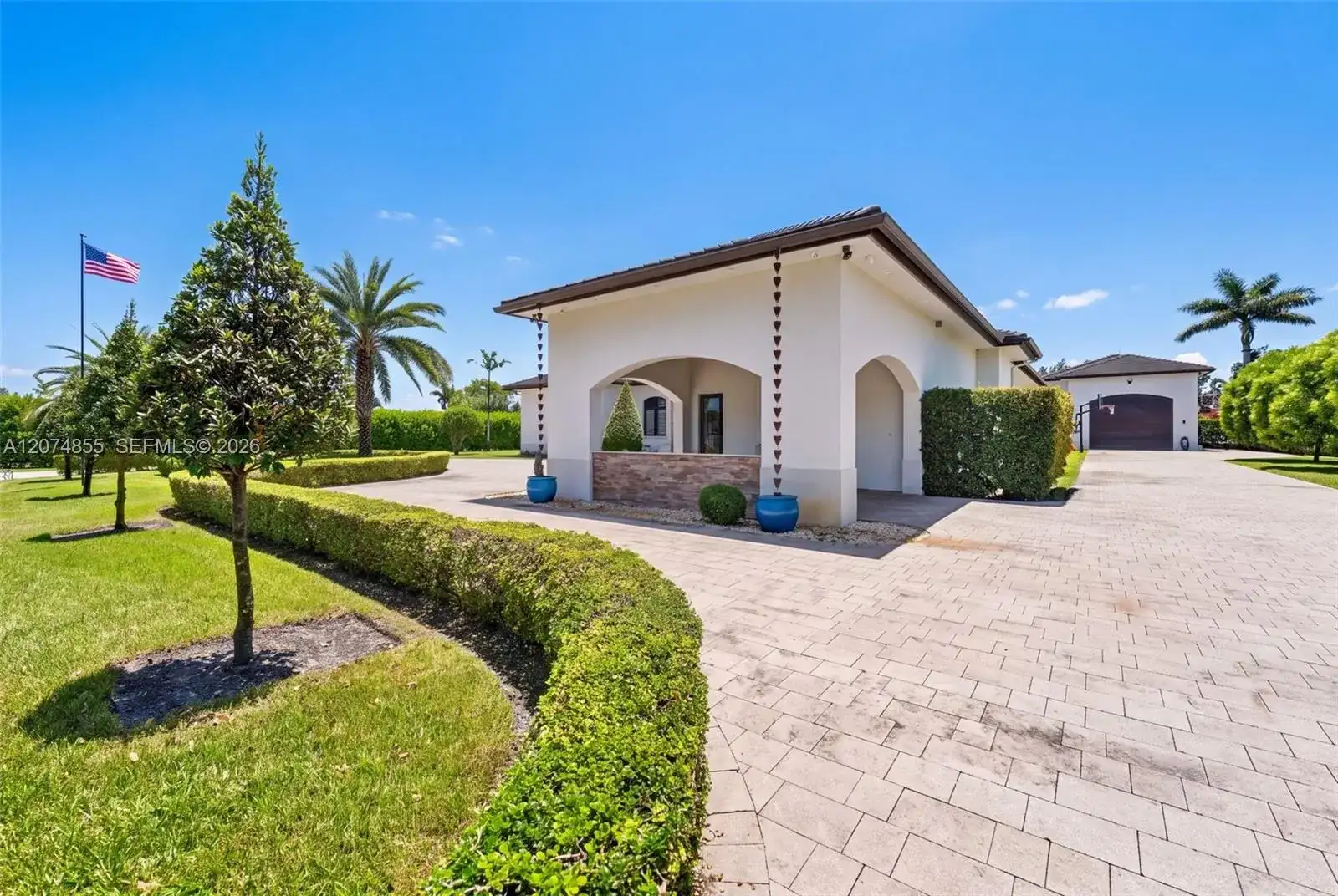10352 NW 131st St, Hialeah Gardens FL 33018 photo 3