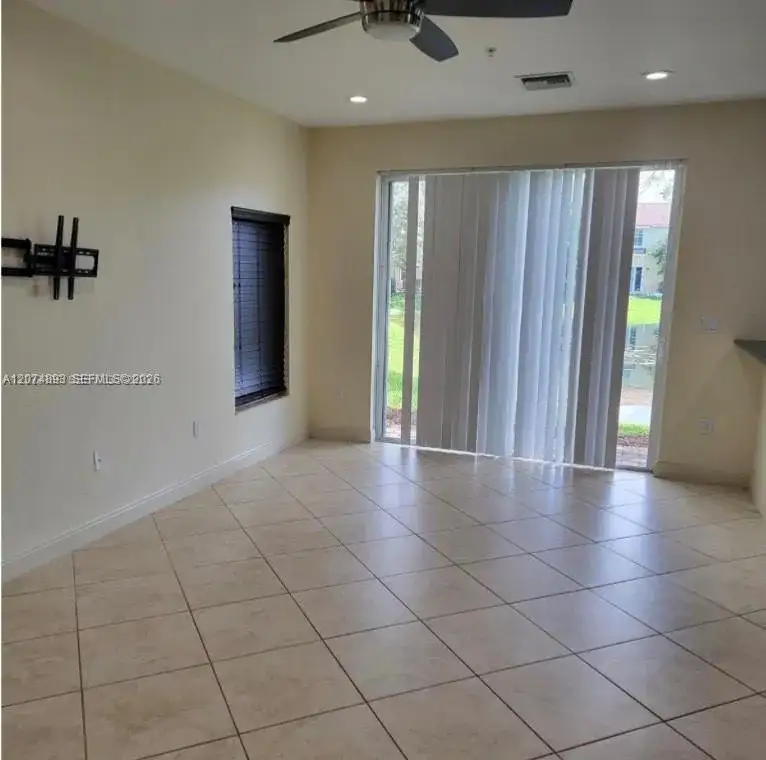 2851 W Prospect Rd # 1006, Tamarac FL 33309 photo 2