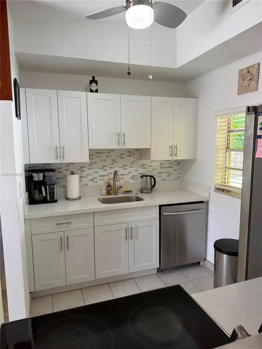 935 Polk St # 0, Hollywood FL 33019 photo 3