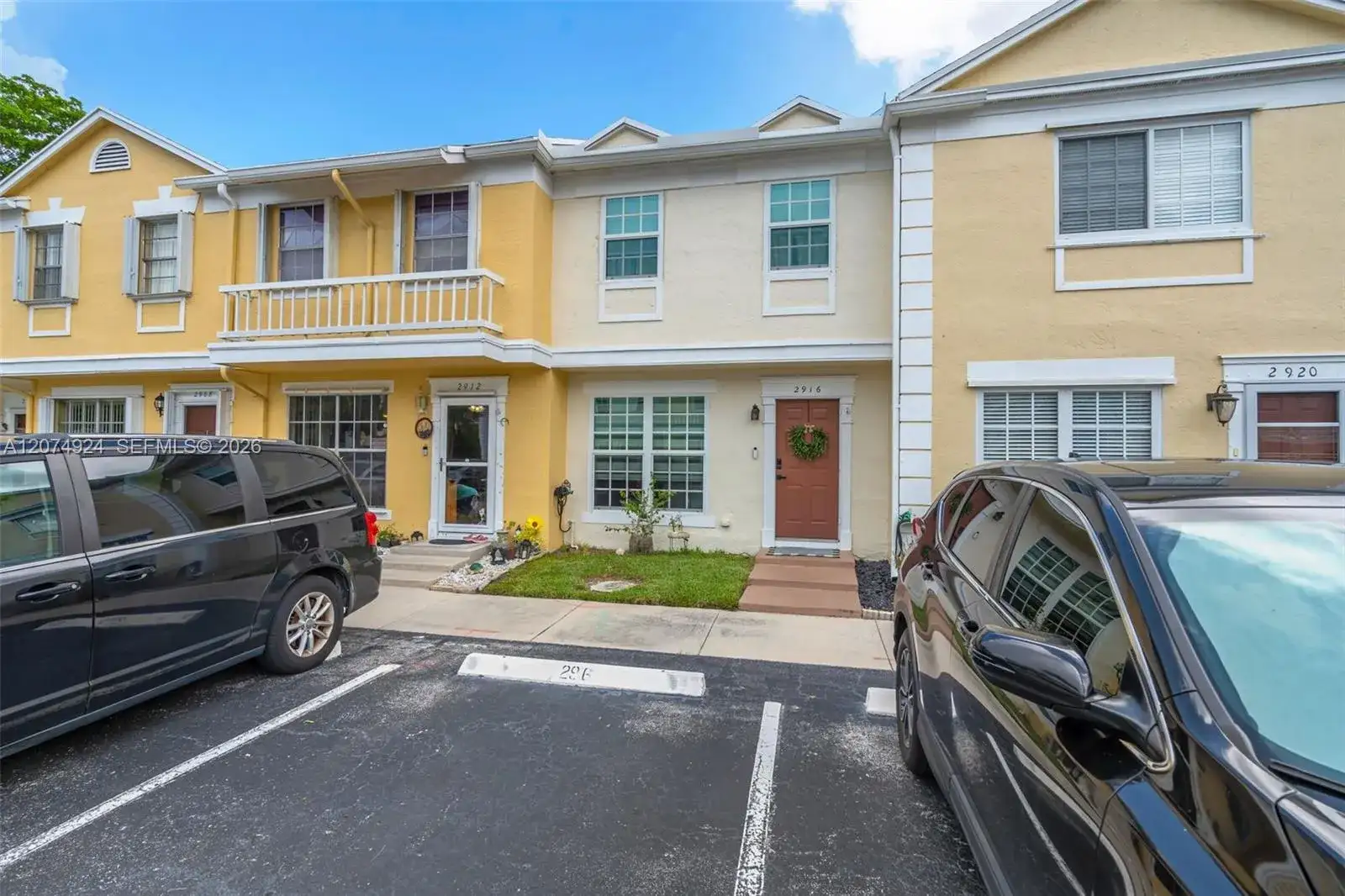 2916 Dorchester Ln, Cooper City FL 33026 photo 3