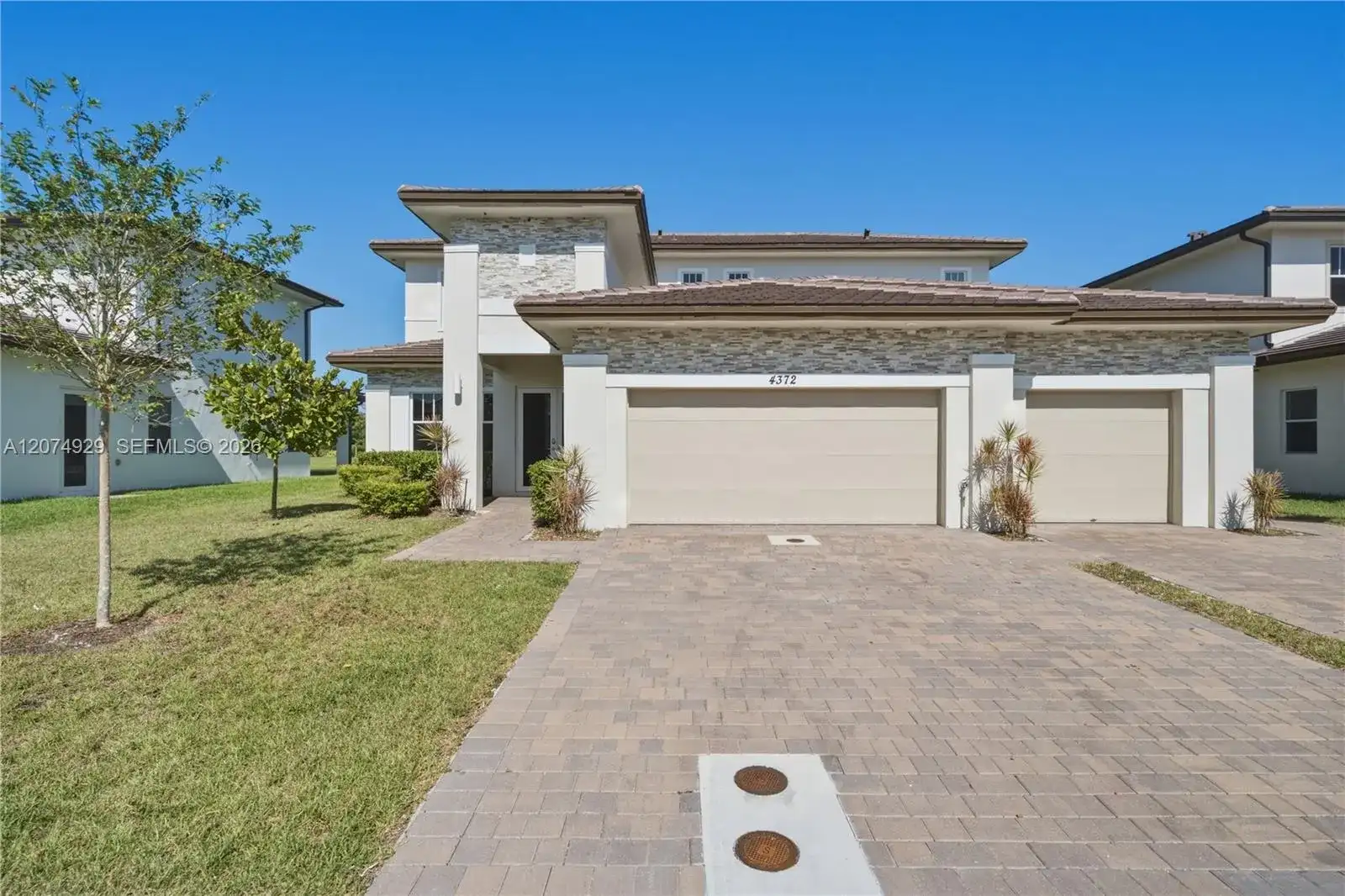 4372 SW 122nd Ter, Davie FL 33330 photo 2