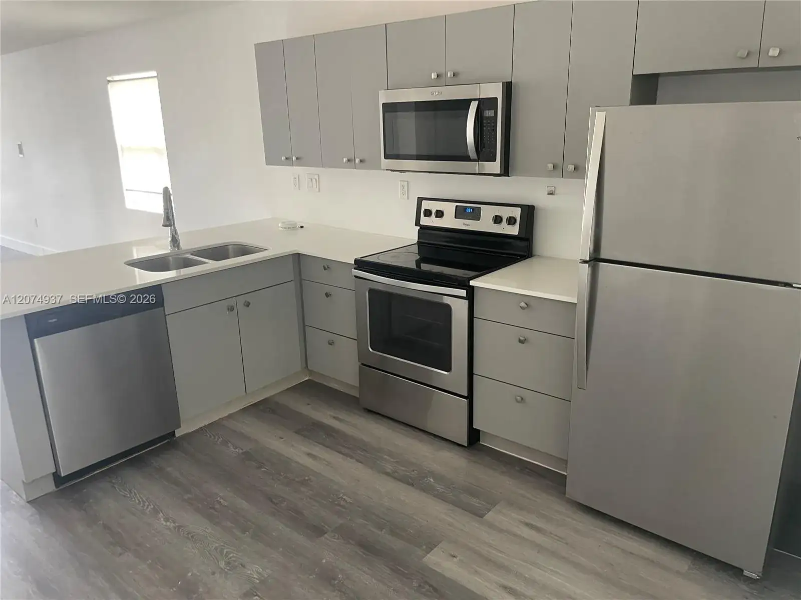 2290 SW 58th Ave, Miami FL 33155 photo 2