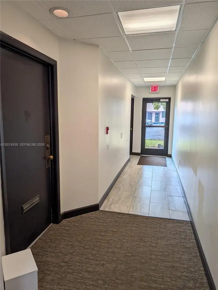 9495 SW 72nd St, Miami FL 33173 photo 2