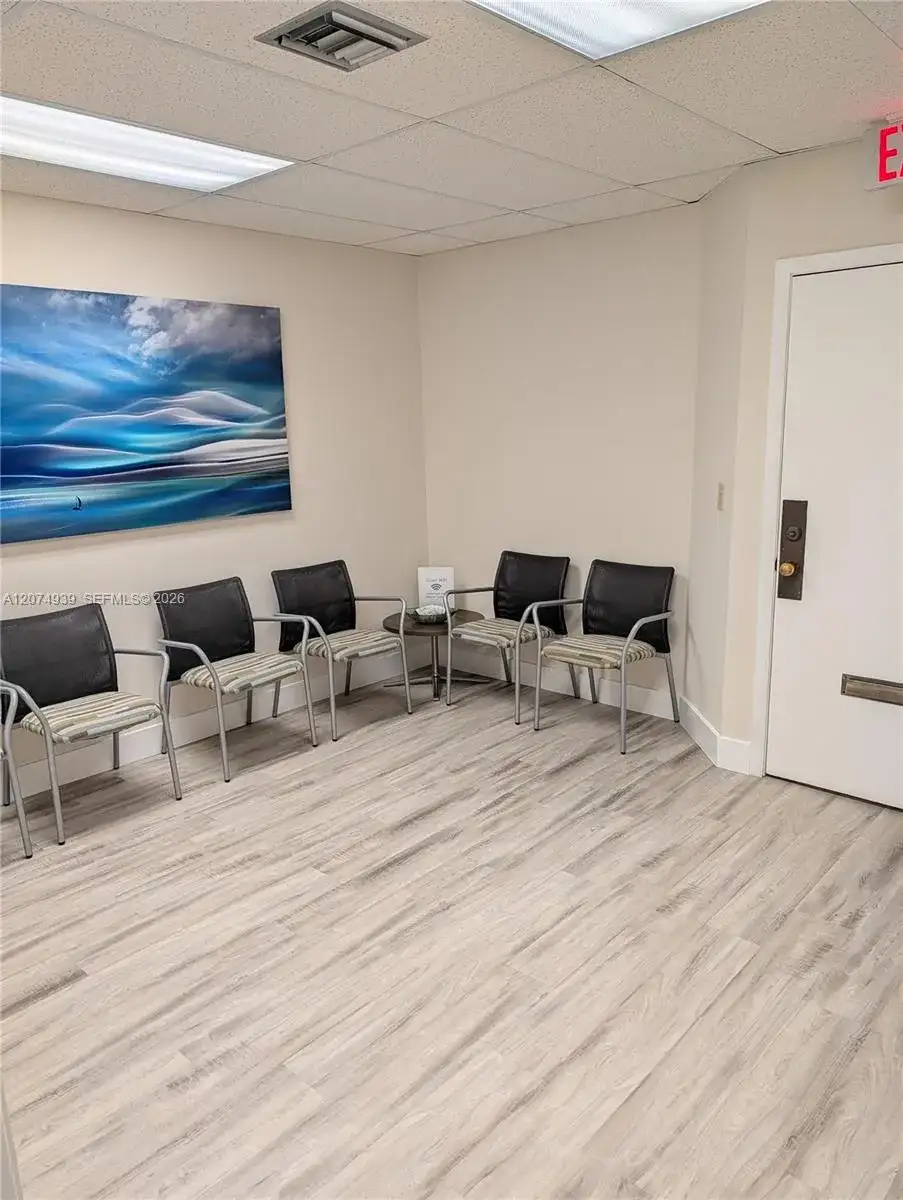 9495 SW 72nd St, Miami FL 33173 photo 4
