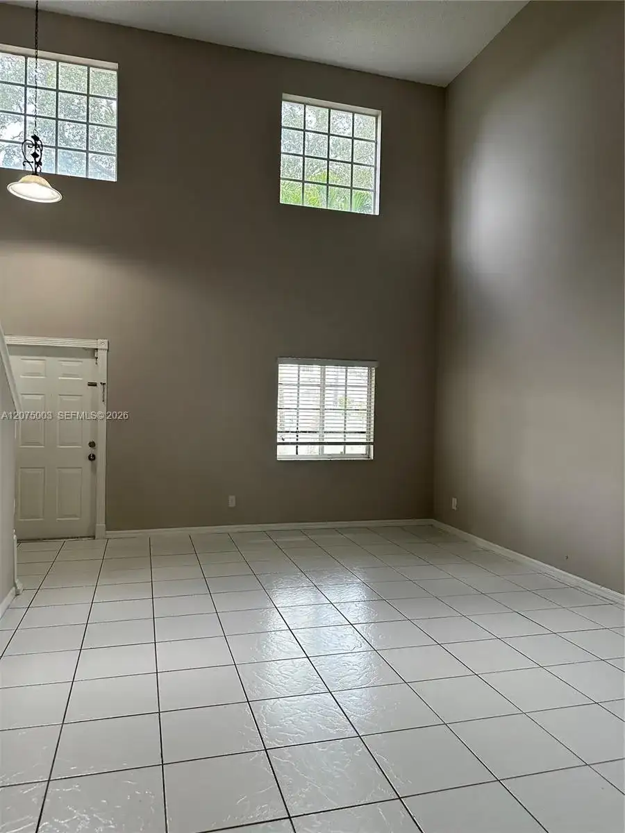 2403 SW 106th Ave, Miramar FL 33025 photo 4