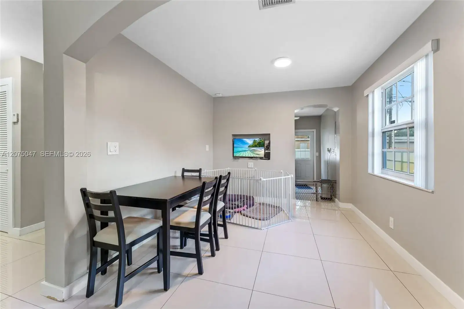 6416 Franklin St, Hollywood FL 33024 photo 5