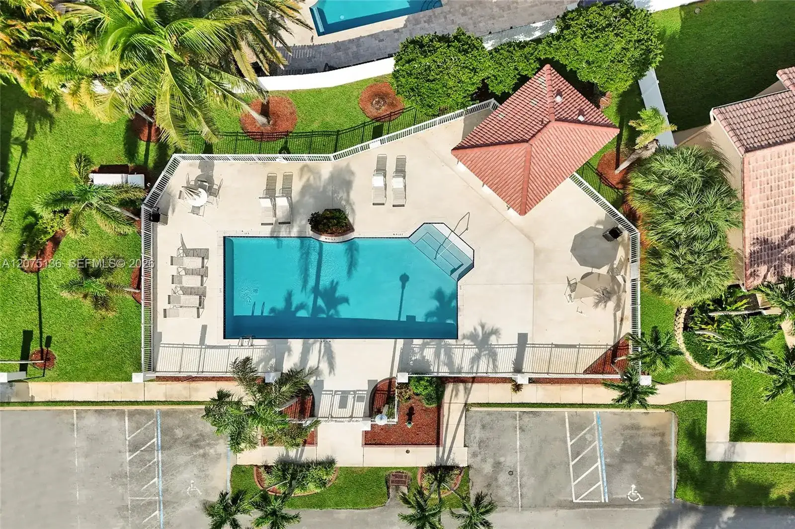 1933 SW 180th Ter, Miramar FL 33029 photo 2