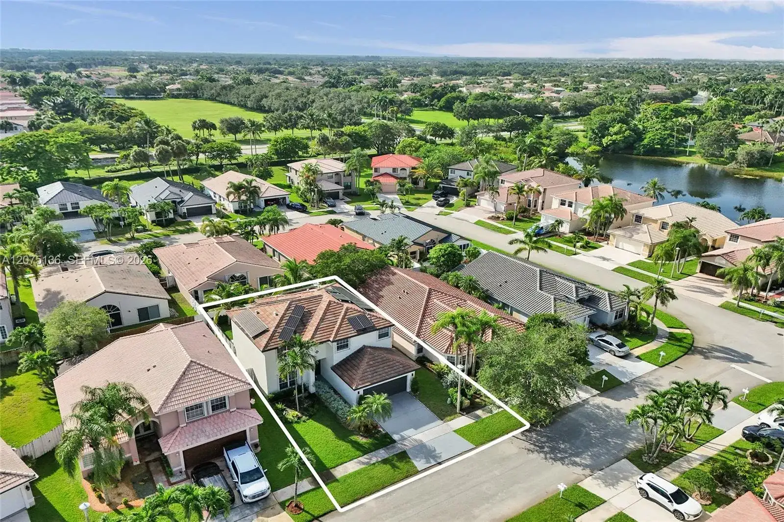 1933 SW 180th Ter, Miramar FL 33029 photo 4