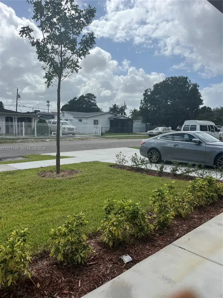2421 NW 152nd Ter, Miami Gardens FL 33054 photo 4