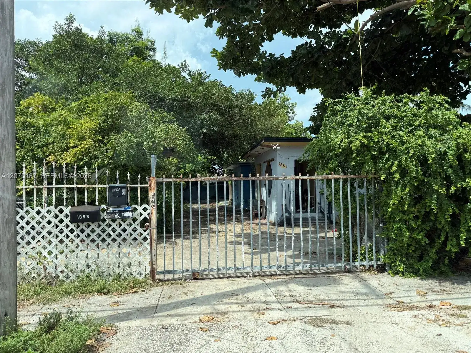 1851 NW 34th St, Miami FL 33142 photo 2