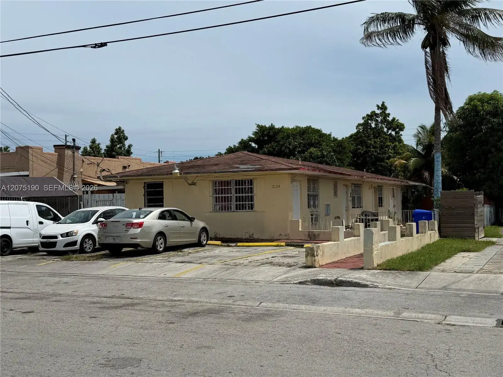 2124 NW 27th St, Miami FL 33142 photo 3