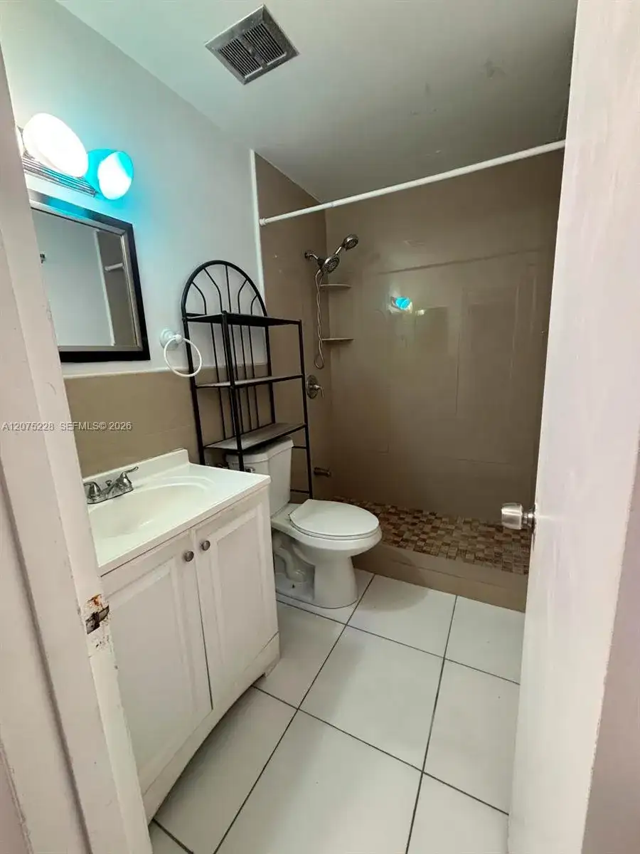 11195 SW 1st St # 216, Sweetwater FL 33174 photo 5