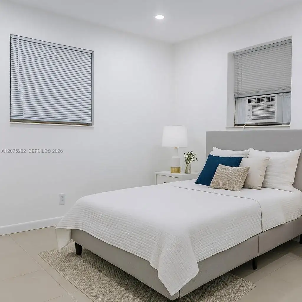 1046 Foster Rd # 0, Hallandale Beach FL 33009 photo 2