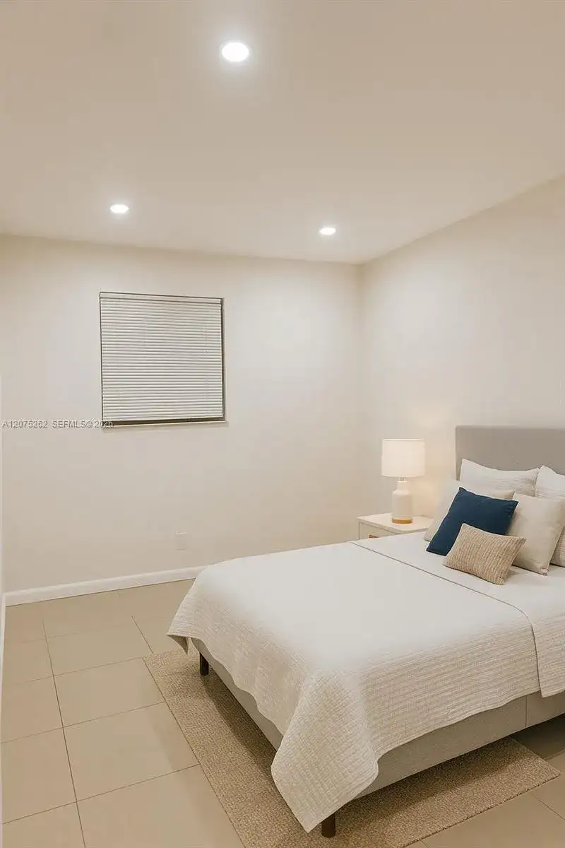 1046 Foster Rd # 0, Hallandale Beach FL 33009 photo 4
