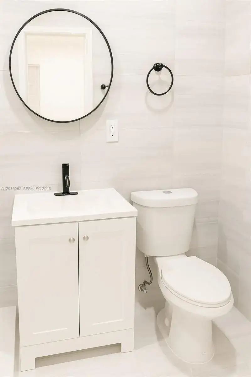1046 Foster Rd # 0, Hallandale Beach FL 33009 photo 5