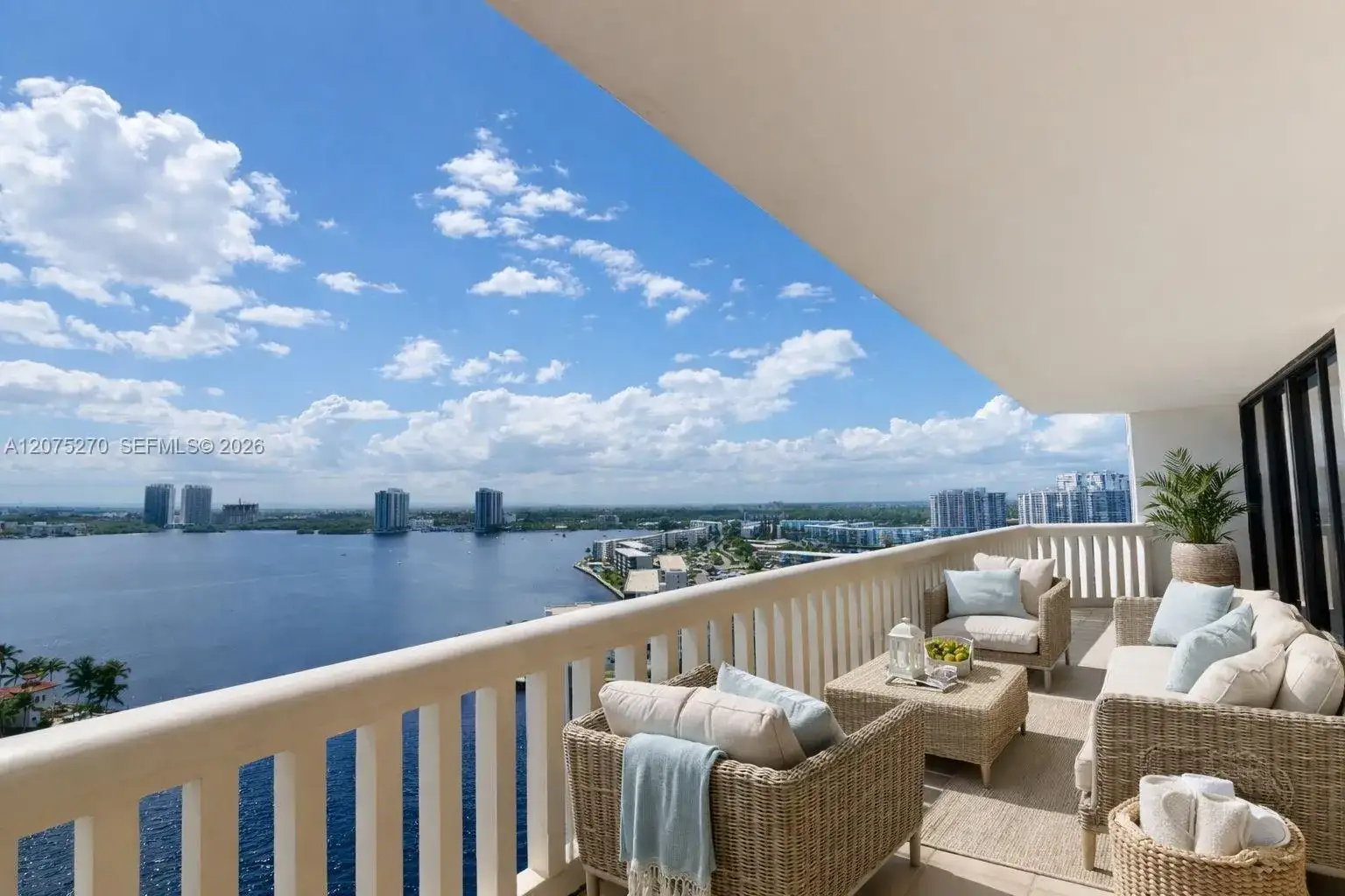 1000 W Island Blvd # 1812, Aventura FL 33160 photo 3