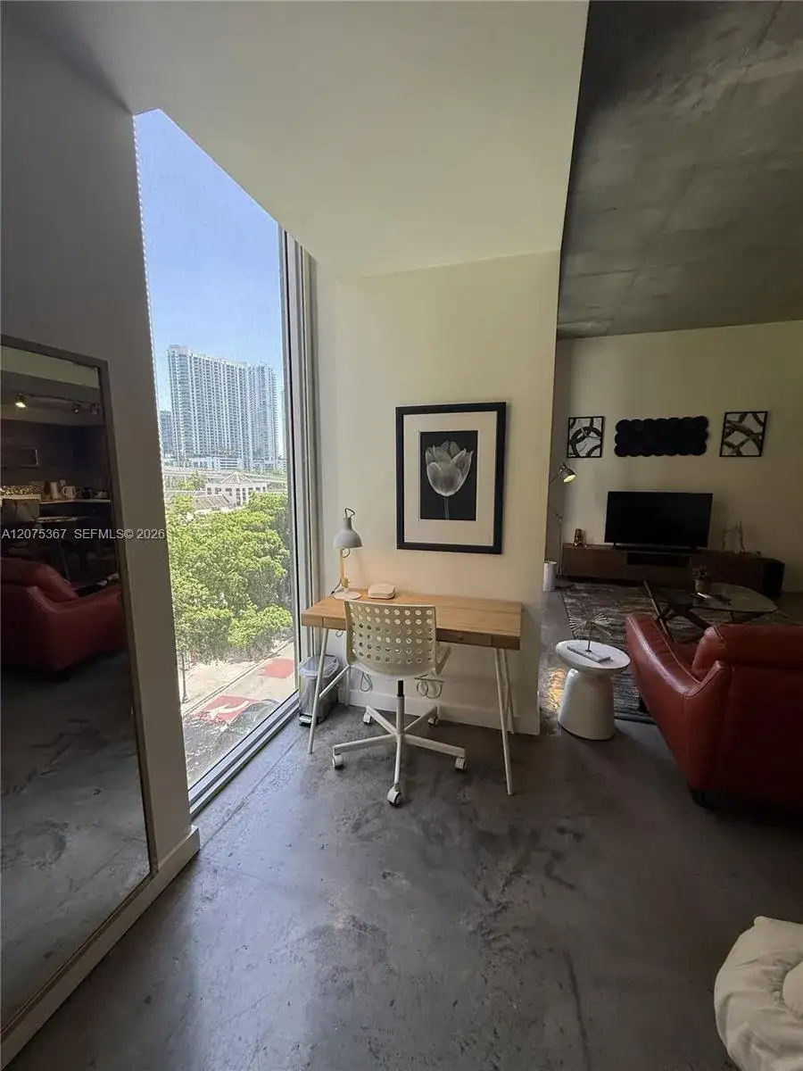 151 SE 1st St # 405, Miami FL 33131 photo 3