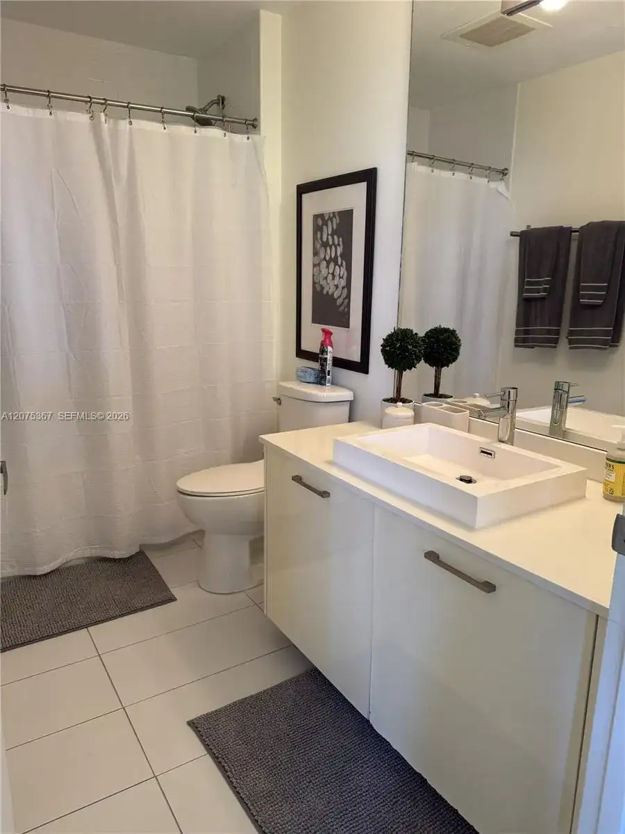151 SE 1st St # 405, Miami FL 33131 photo 4