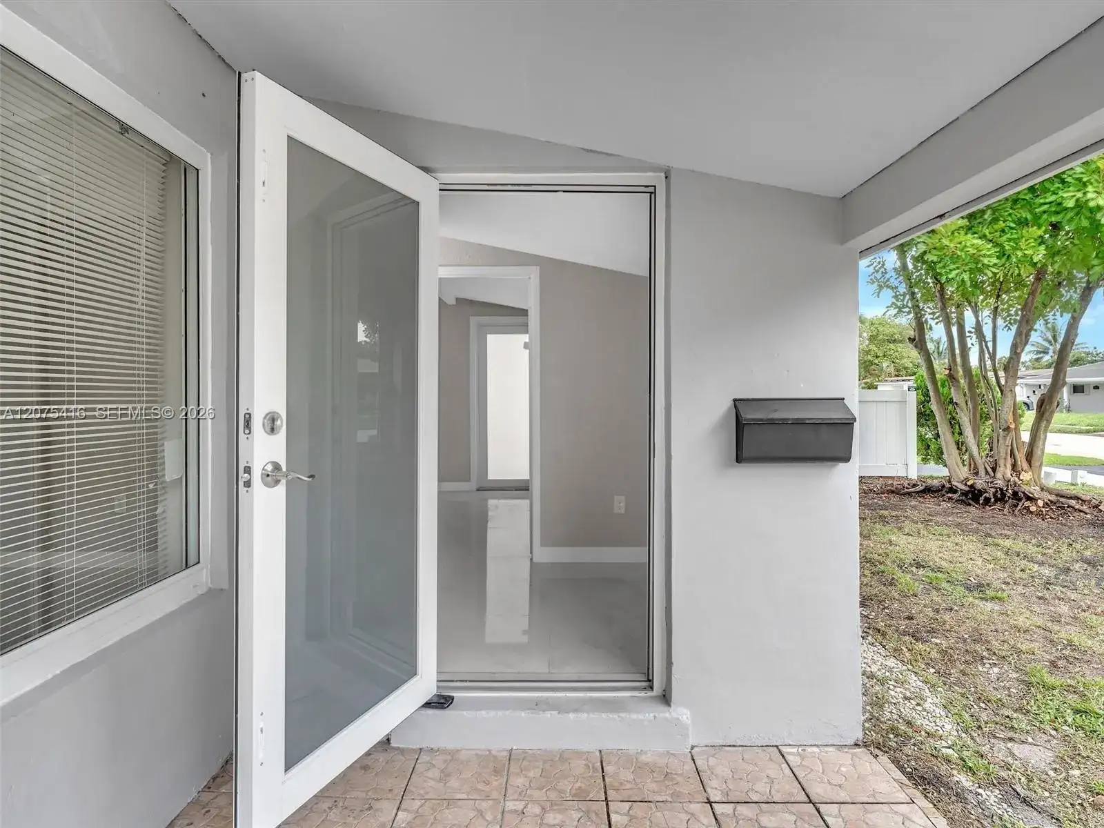 6800 Raleigh St, Hollywood FL 33024 photo 4