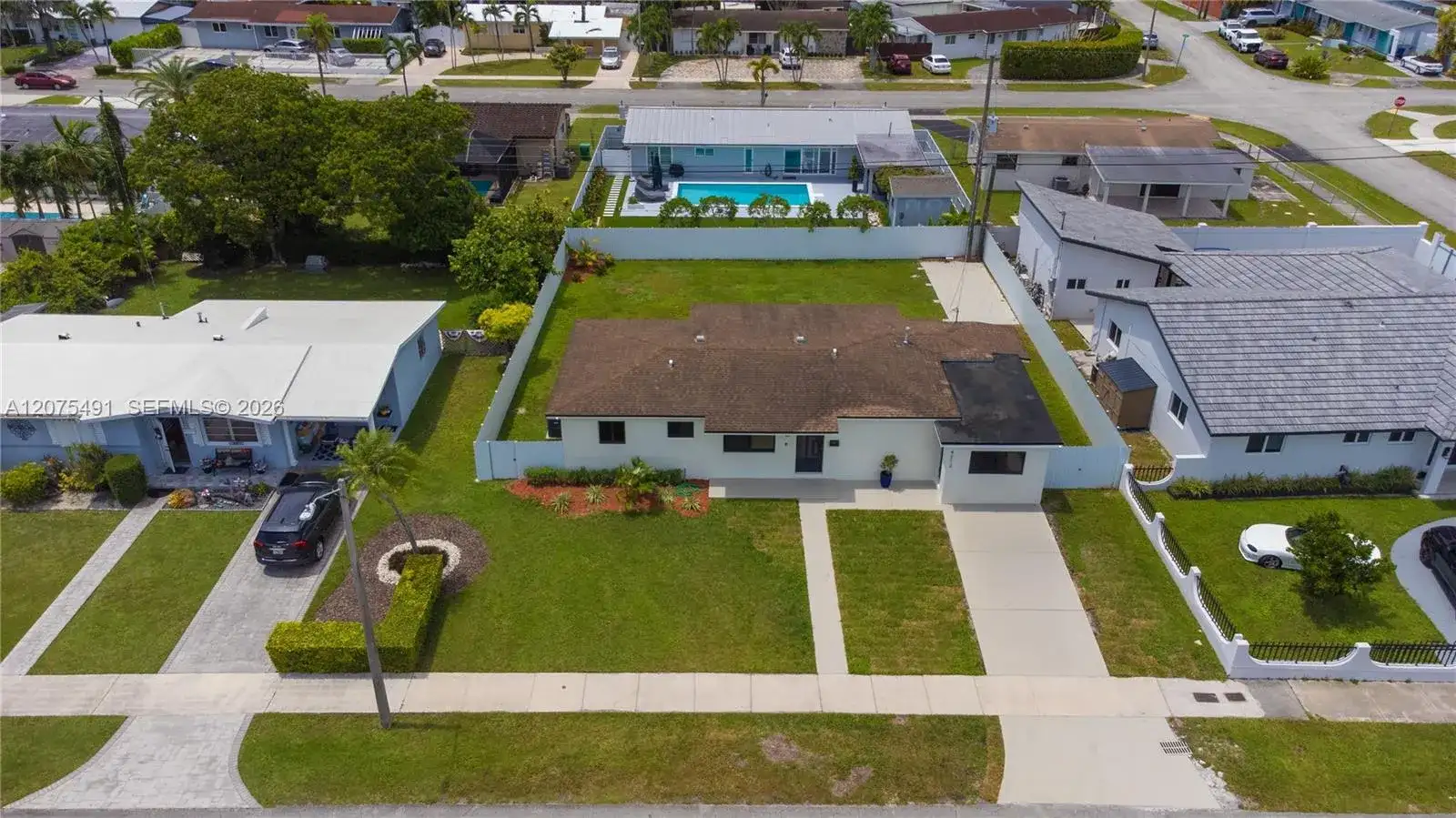 4212 SW 98th Ave, Miami FL 33165 photo 2