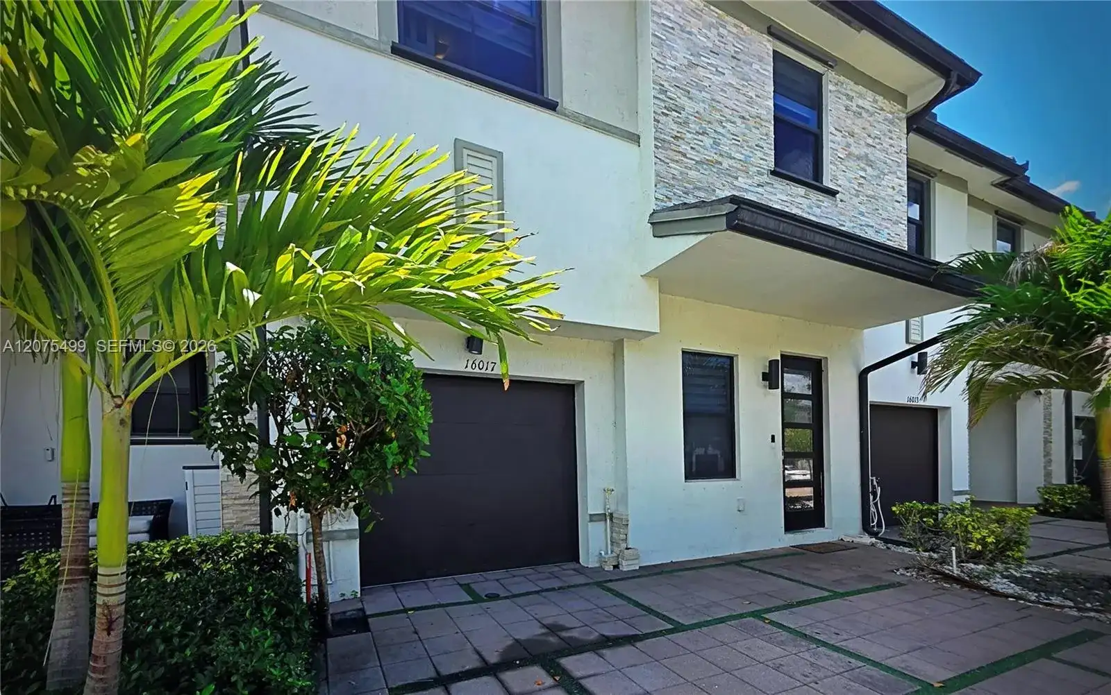 16017 NW 91st Ct, Miami Lakes FL 33018 photo 4