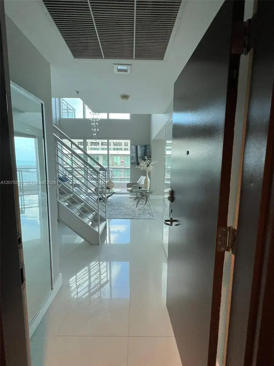 60 SW 13th St # 5210, Miami FL 33130 photo 2