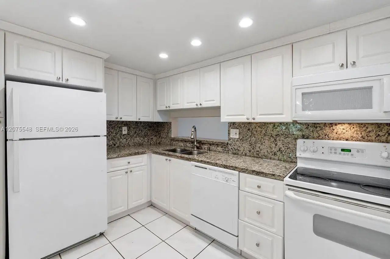 8420 SW 133rd Ave Rd # 105, Miami FL 33183 photo 3