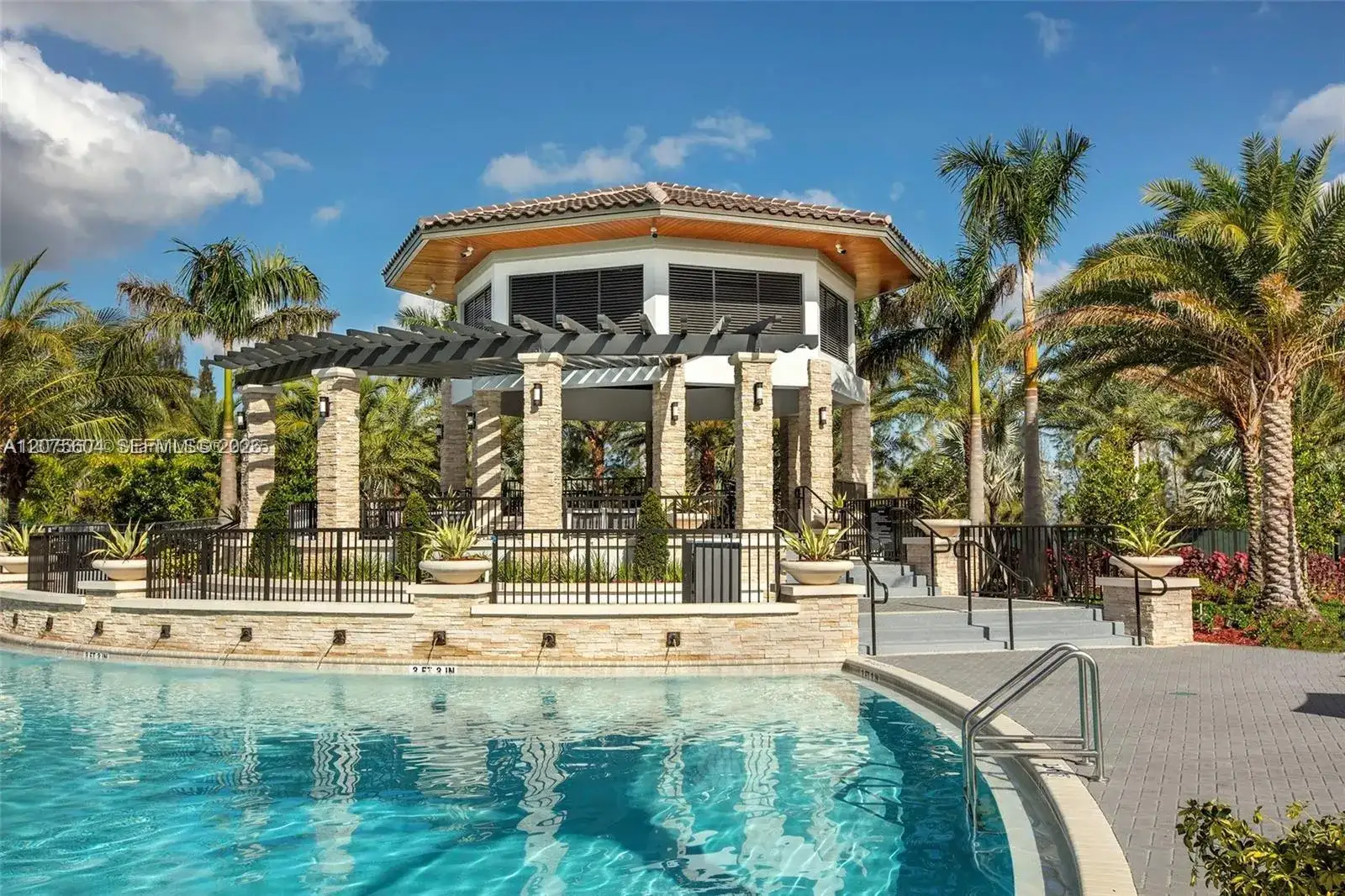 8945 NW 98th Ave, Doral FL 33178 photo 4