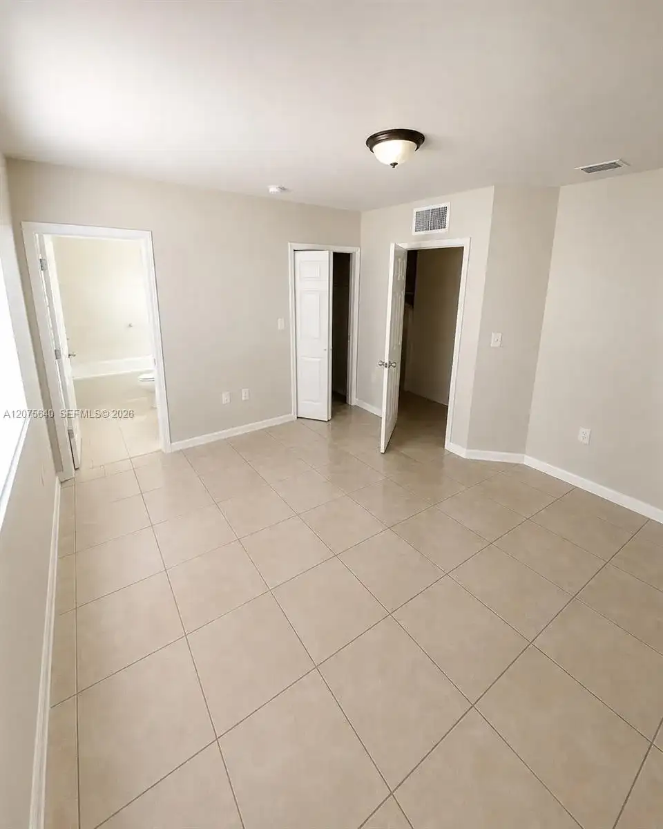 612 SW 11th St, Florida City FL 33034 photo 3