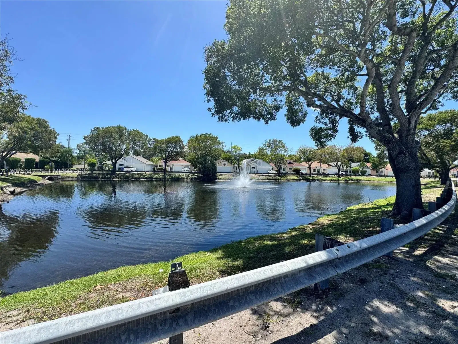 840 W Palm Run Dr, North Lauderdale FL 33068 photo 2