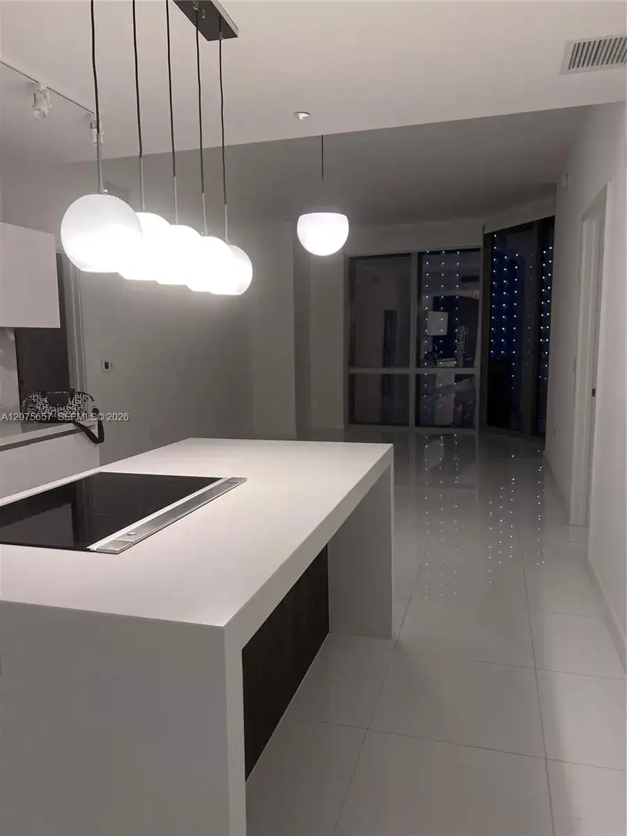 851 NE 1st Ave # 2107, Miami FL 33132 photo 4
