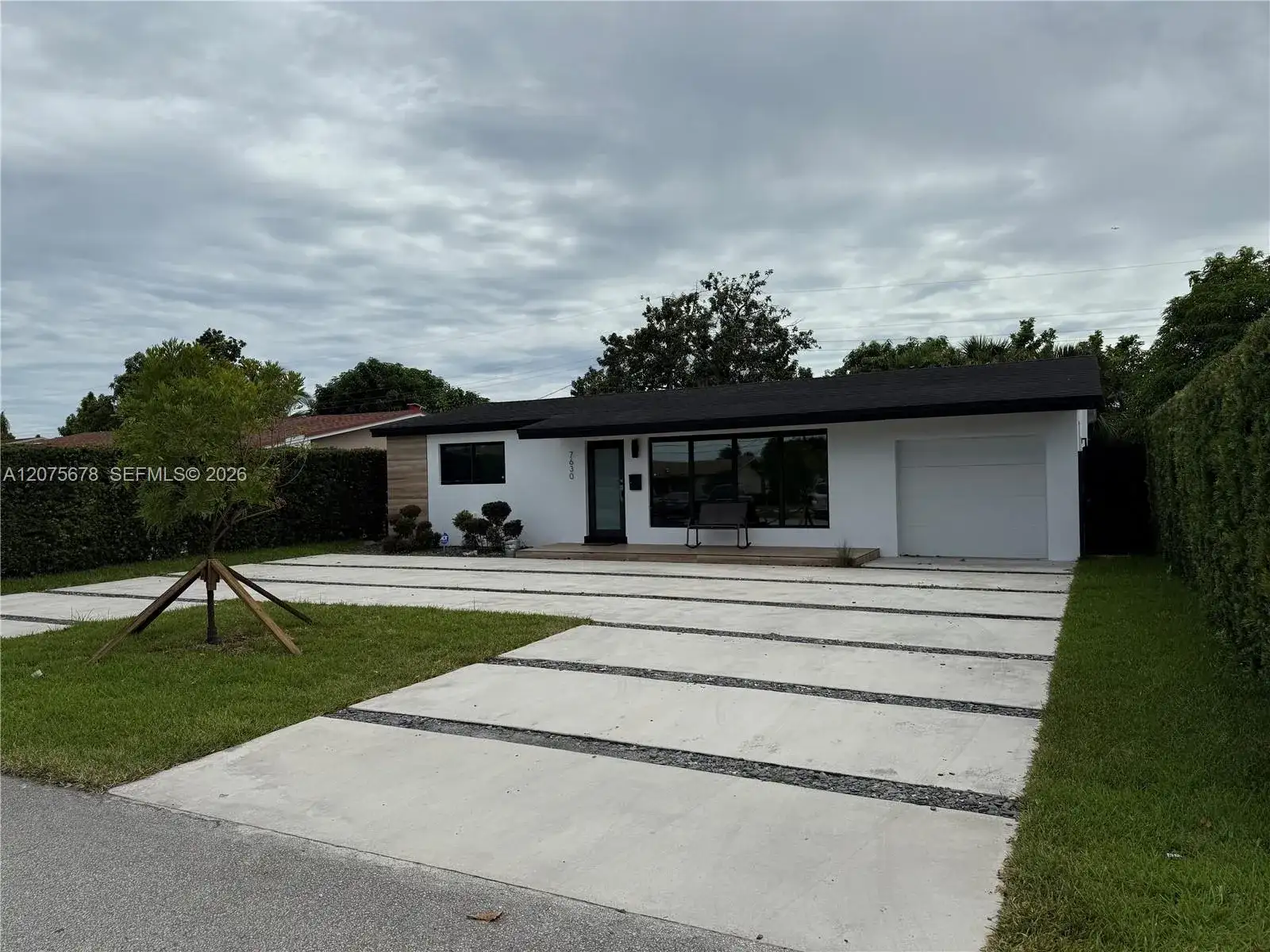 7630 Venetian St, Miramar FL 33023 photo 2