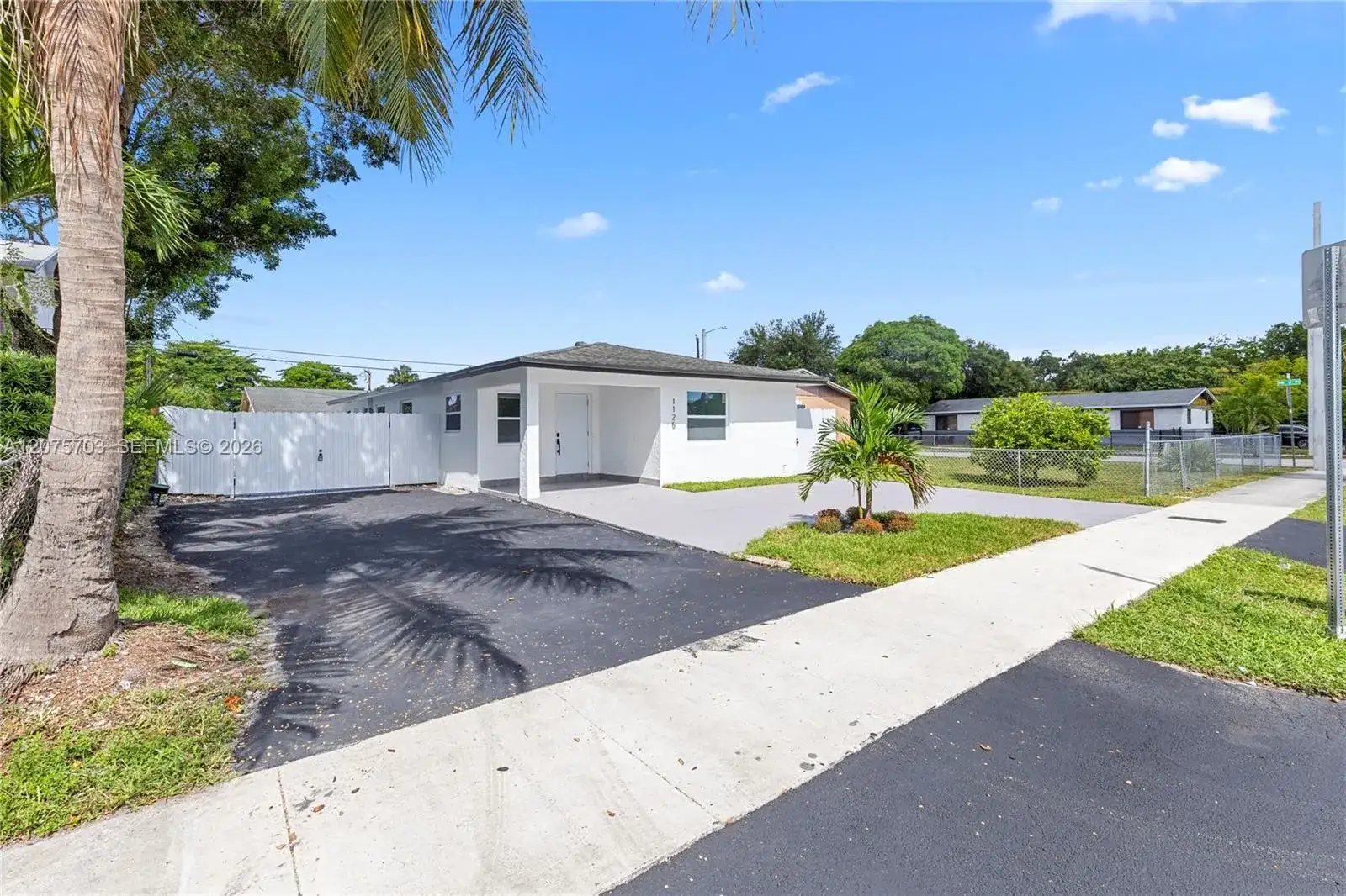 1125 NW 27th Ave, Fort Lauderdale FL 33311 photo 2
