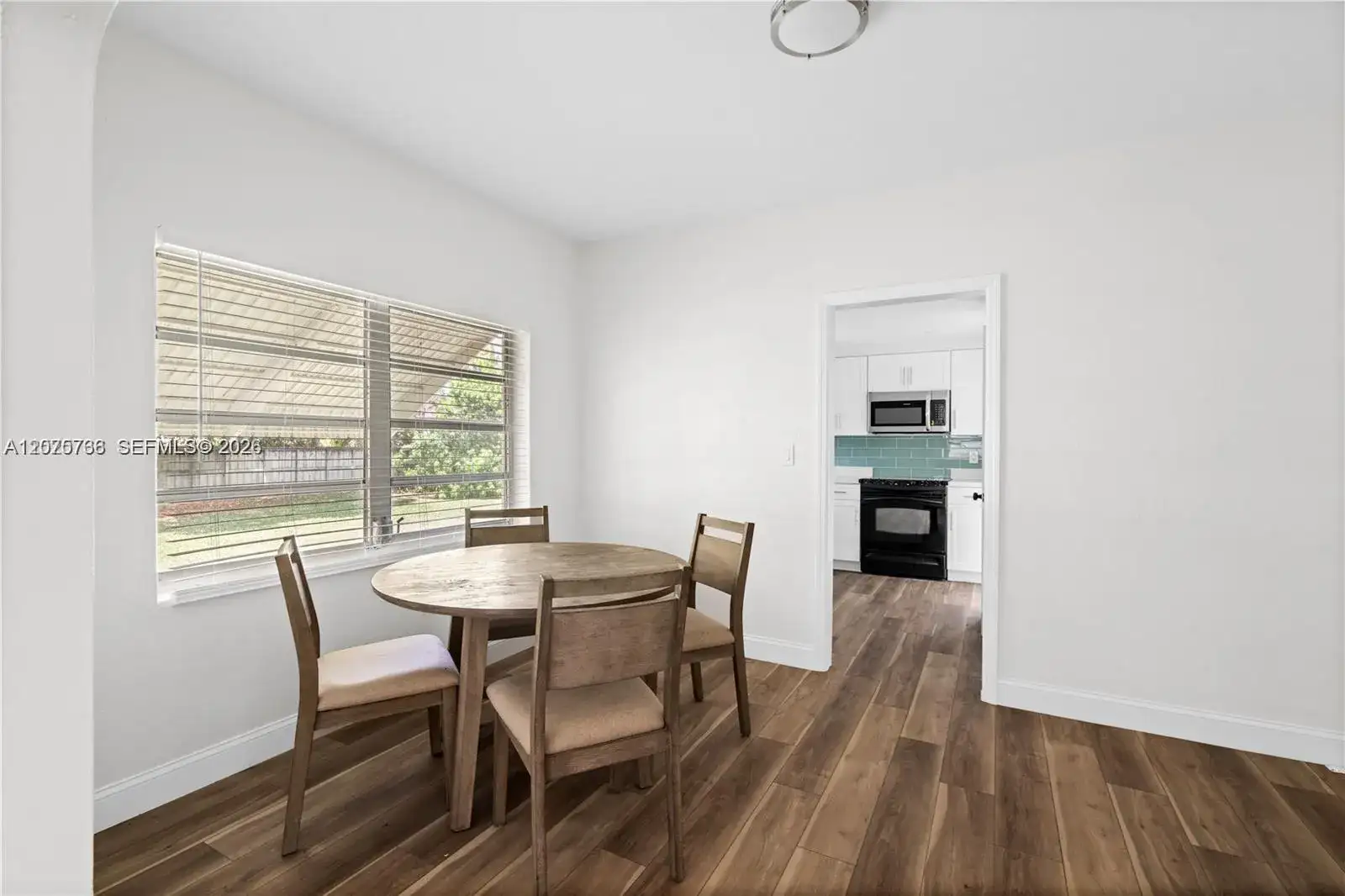 27 NW 21st St, Homestead FL 33030 photo 4