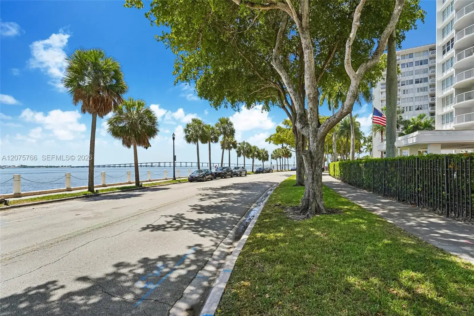 1420 Brickell Bay Dr # 206D, Miami FL 33131 photo 2