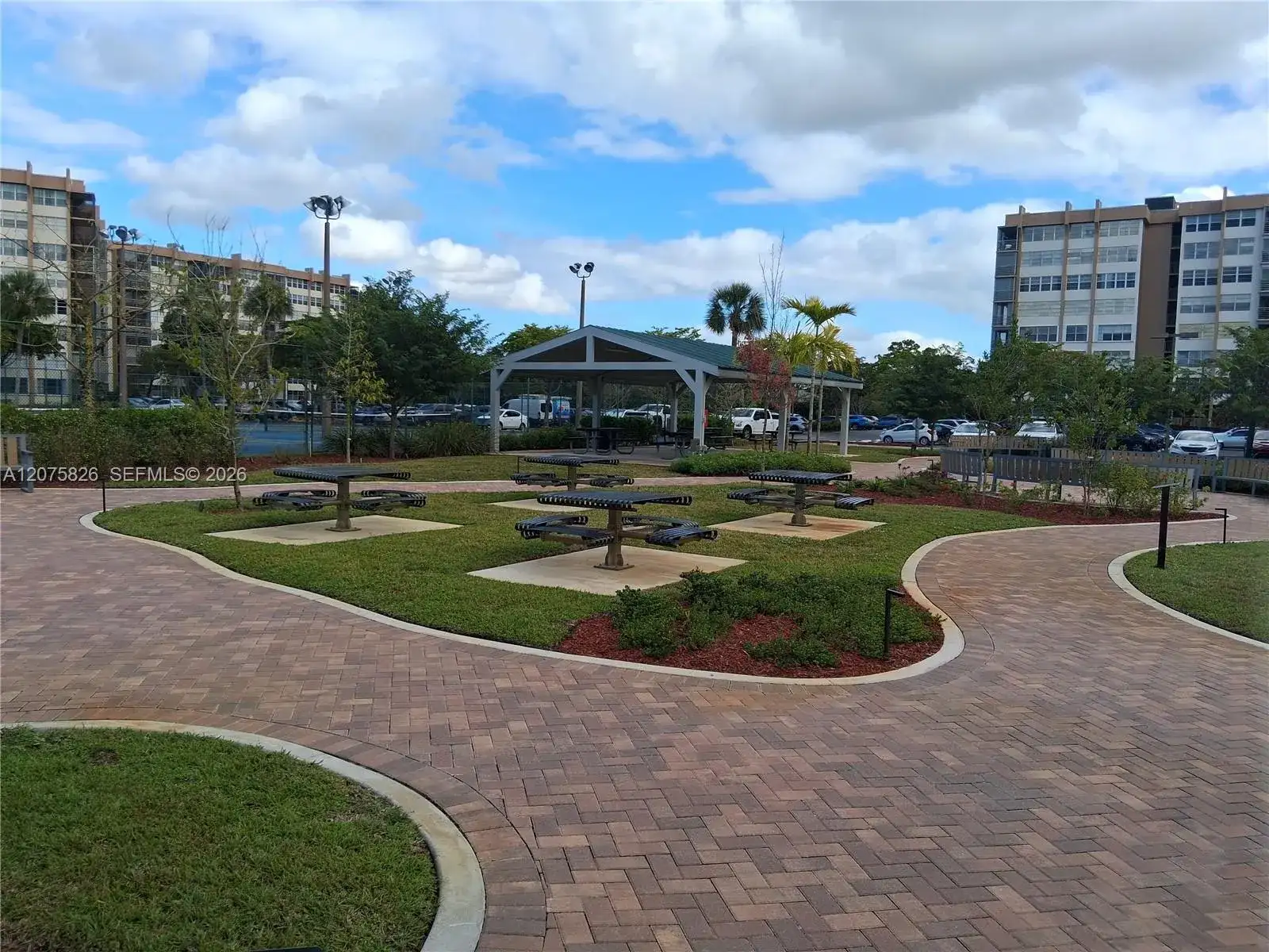 900 St Charles Pl, Pembroke Pines FL 33026 photo 2
