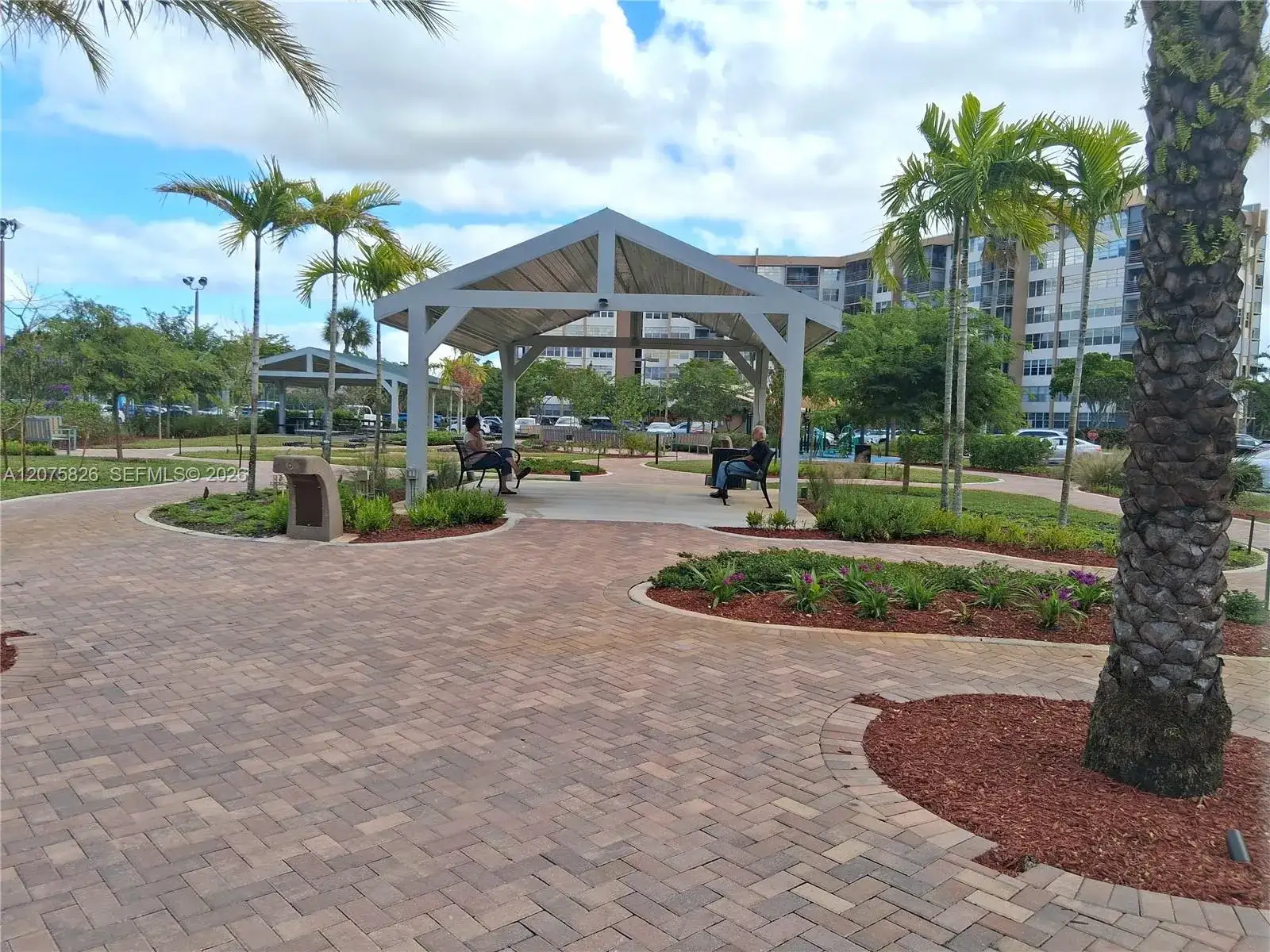 900 St Charles Pl, Pembroke Pines FL 33026 photo 5