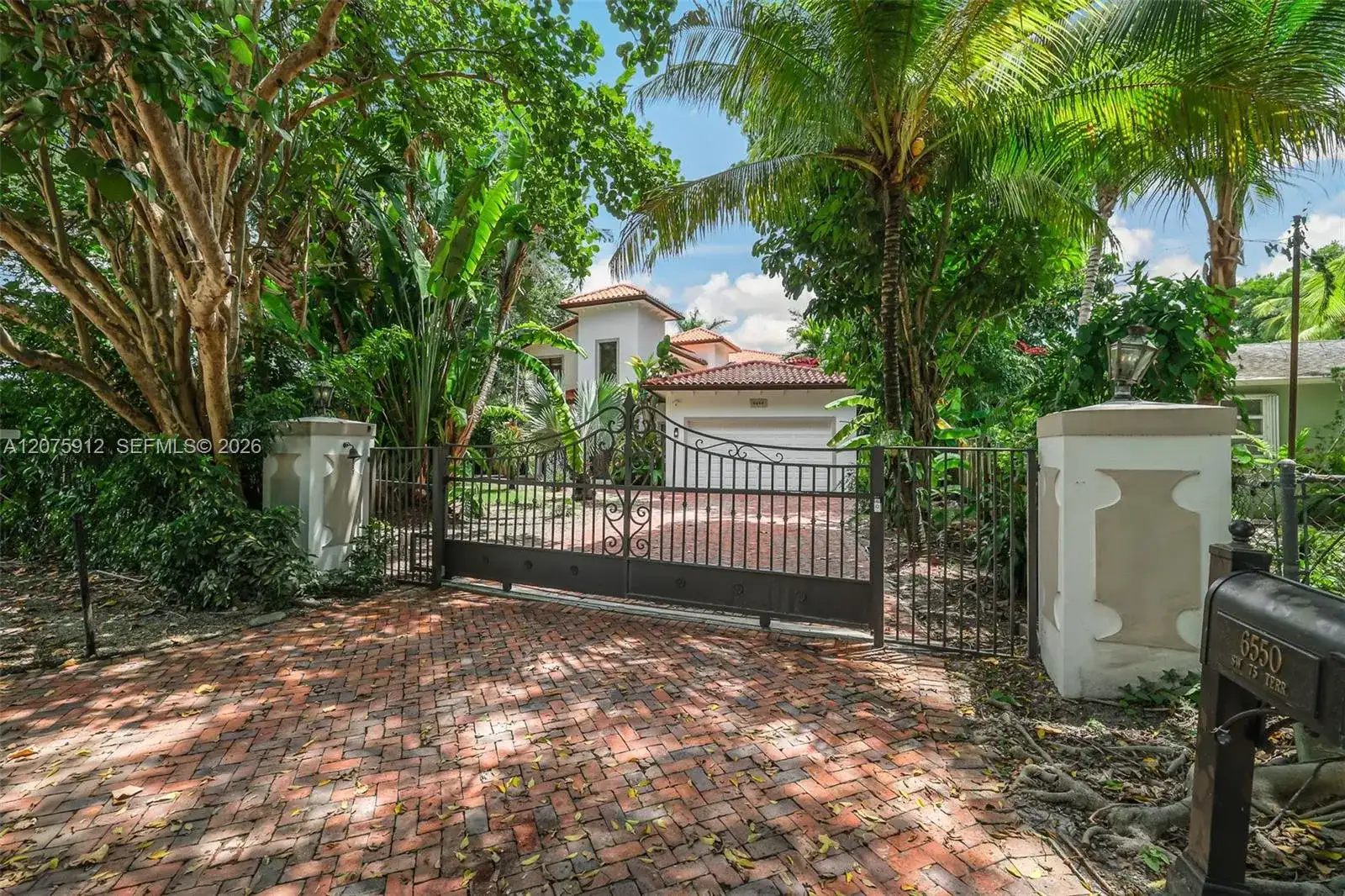 6550 SW 75th Ter, South Miami FL 33143 photo 2