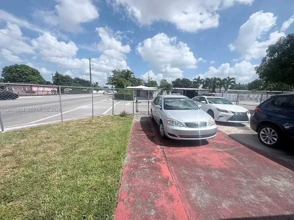 3190 NW 97th St, Miami FL 33147 photo 5