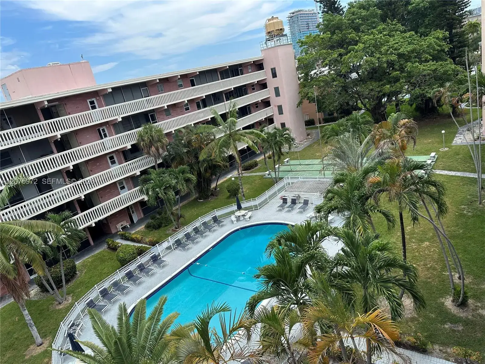 180 NE 12th Ave # 17E, Hallandale Beach FL 33009 photo 4