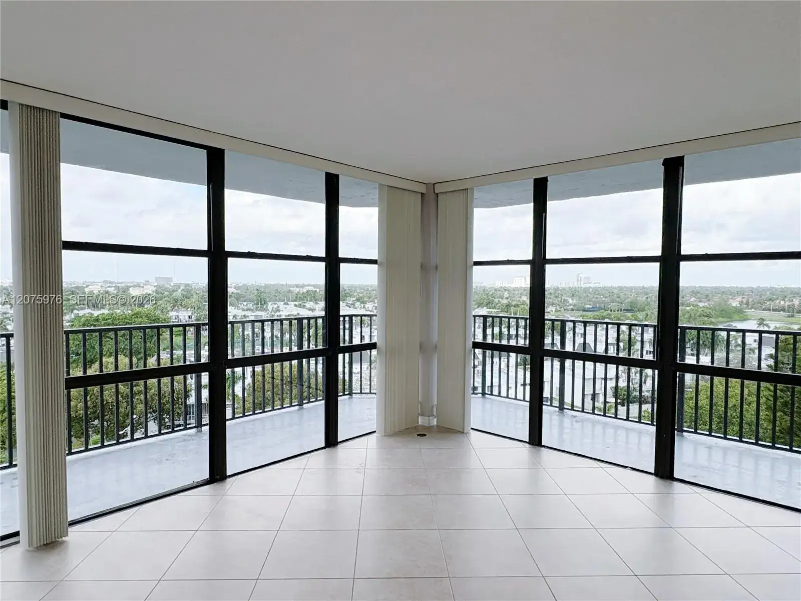 800 Parkview Dr # 909, Hallandale Beach FL 33009 photo 5