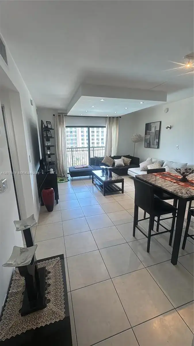 4242 NW 2nd St # 808, Miami FL 33126 photo 2