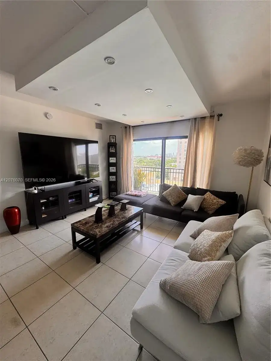 4242 NW 2nd St # 808, Miami FL 33126 photo 3