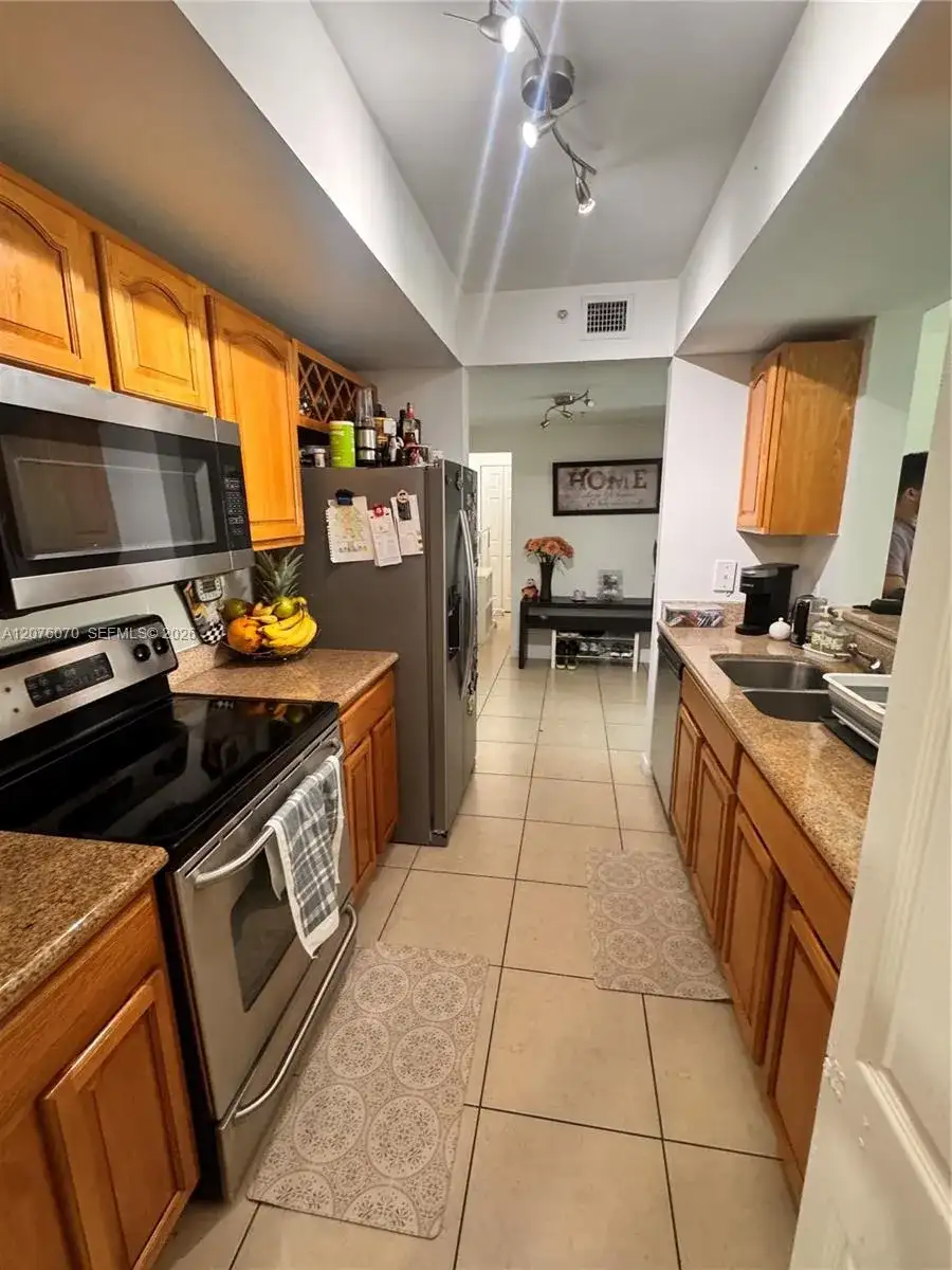 4242 NW 2nd St # 808, Miami FL 33126 photo 5