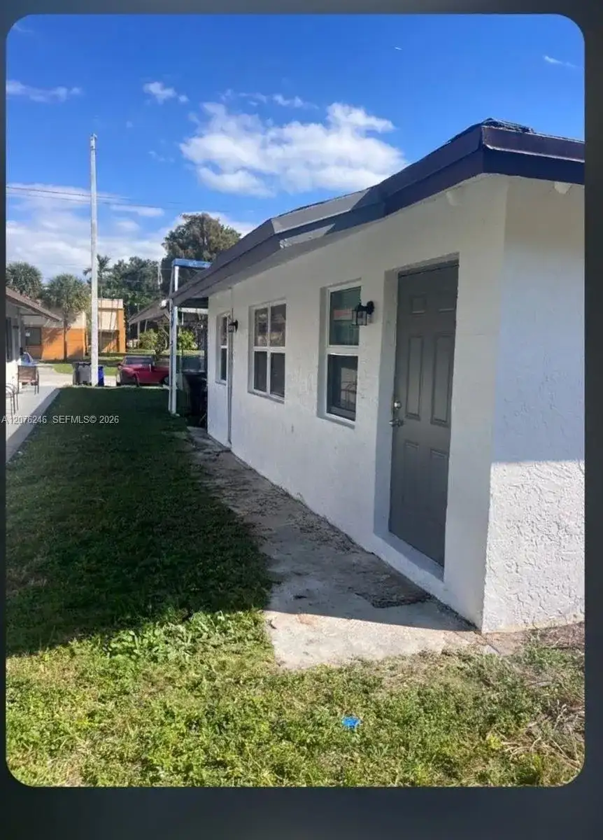 2500 Franklin Dr, Fort Lauderdale FL 33311 photo 2