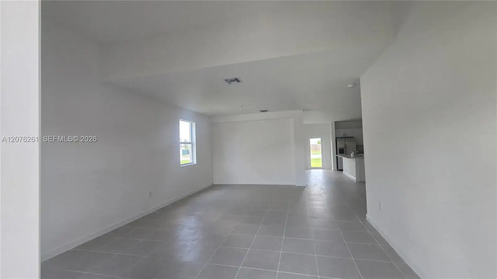 2475 SE 29th Dr, Homestead FL 33035 photo 3